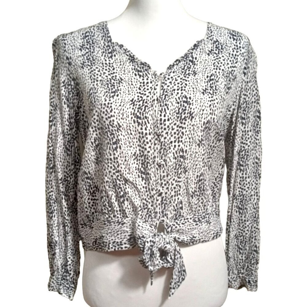 Velvet Heart Black and White Patterned Blouse Tie at Waist Button at Fro…